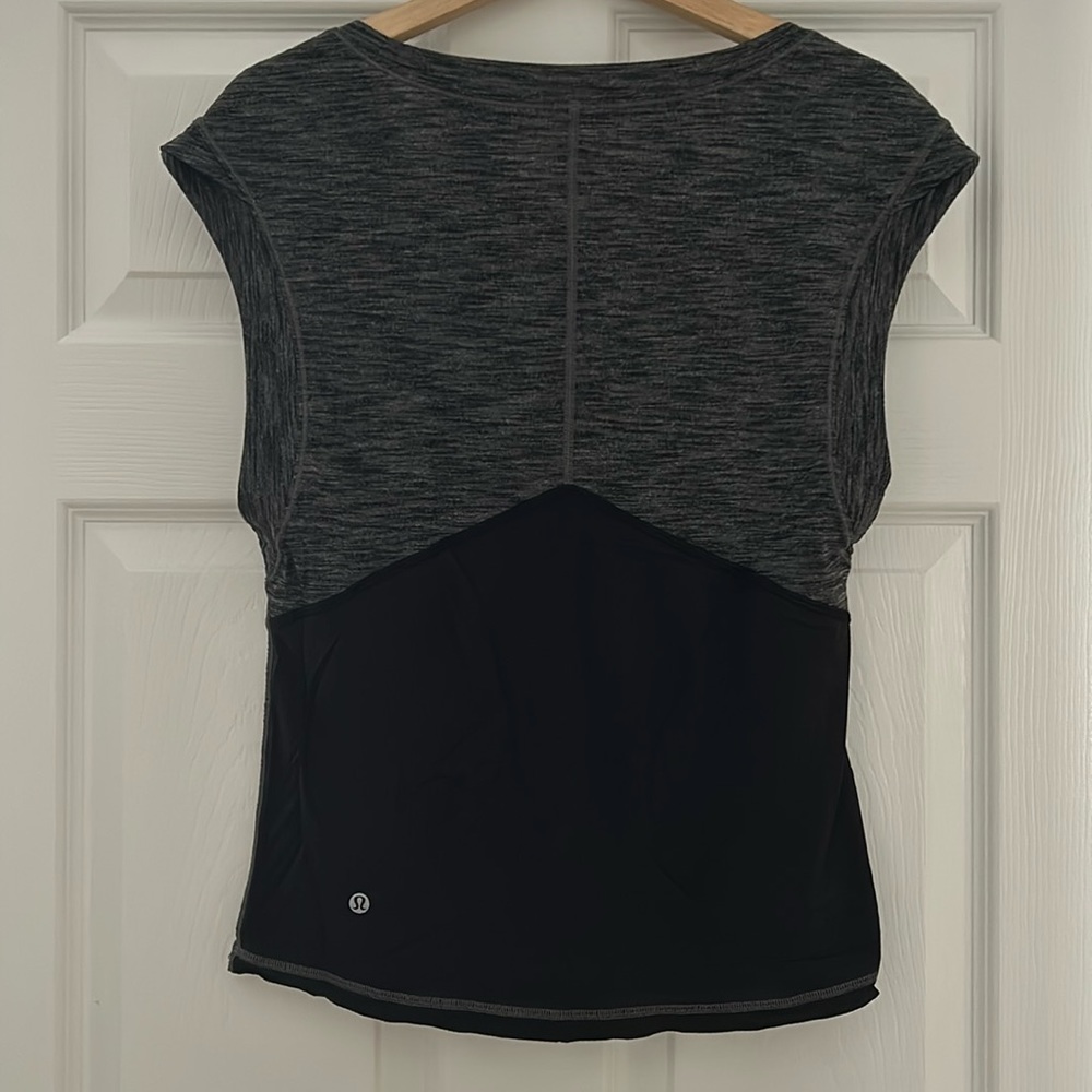 Lululemon capped sleave light weight T